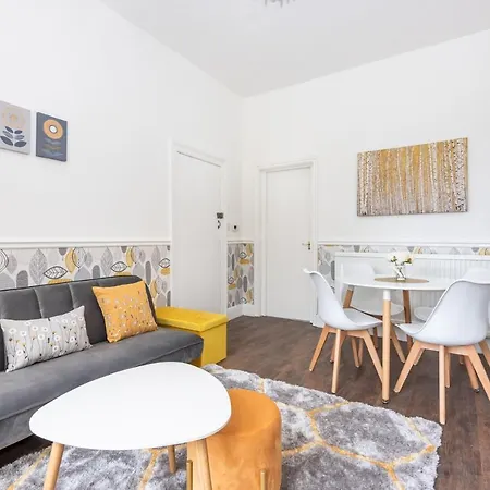 Newly Renovated & Moden Facing Ancient City Walls Apartment