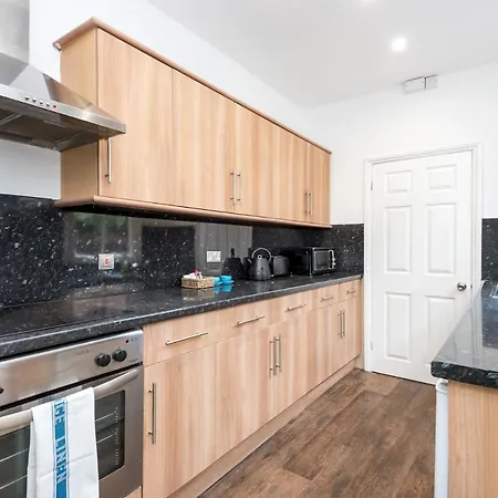 Newly Renovated & Moden Facing Ancient City Walls Apartment
